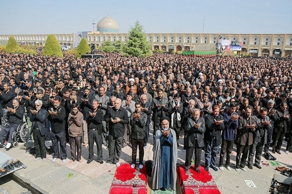 اقامه نماز ظهرعاشورا در ۴۳ بقعه متبرکه البرز