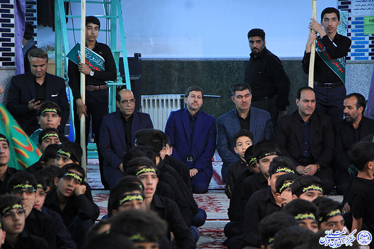 طنین لبیک یا حسین