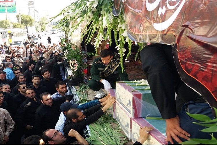 تشییع پیکر گلگون 9 شهید گمنام دشت&zwnj;های کربلای وطن در کرمانشاه
