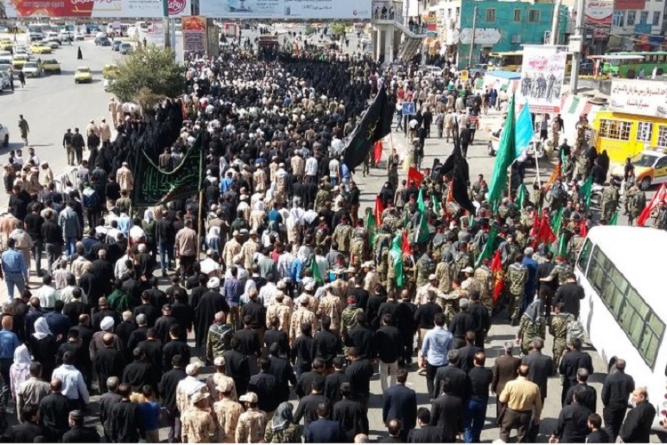 تشییع پیکر گلگون 9 شهید گمنام دشت&zwnj;های کربلای وطن در کرمانشاه