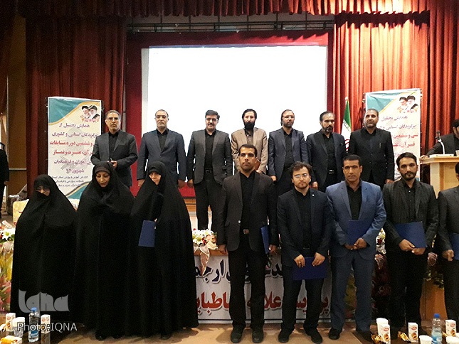 گزارش تصویری مراسم تجلیل از منتخبان مسابقات قران دانشآموزی لرستان گزارش تصویری مراسم تجلیل از منتخبان مسابقات قران دانشآموزی لرستان