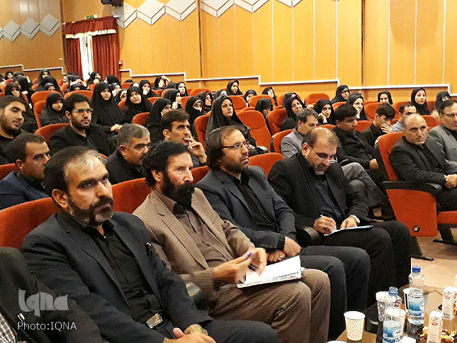 گزارش تصویری مراسم تجلیل از منتخبان مسابقات قران دانشآموزی لرستان گزارش تصویری مراسم تجلیل از منتخبان مسابقات قران دانشآموزی لرستان
