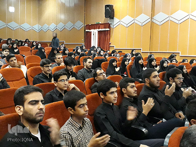 گزارش تصویری مراسم تجلیل از منتخبان مسابقات قران دانشآموزی لرستان گزارش تصویری مراسم تجلیل از منتخبان مسابقات قران دانشآموزی لرستان