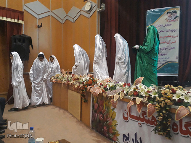 گزارش تصویری مراسم تجلیل از منتخبان مسابقات قران دانشآموزی لرستان گزارش تصویری مراسم تجلیل از منتخبان مسابقات قران دانشآموزی لرستان