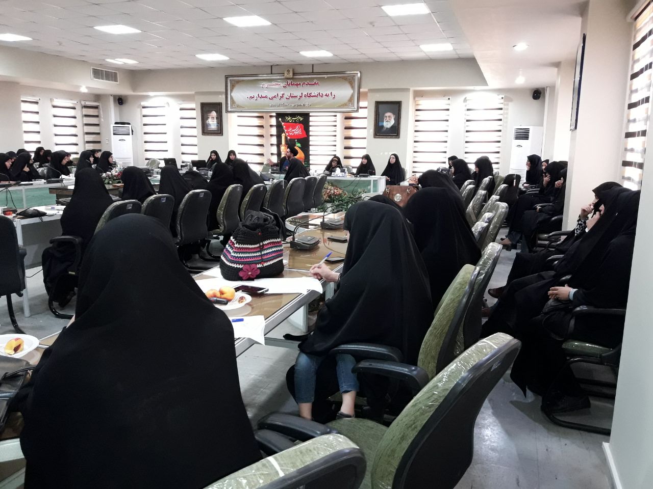 کارگاه بصیرت&zwnj;افزایی &laquo;تکالیف منتظران در قبال موعودِ موجود&raquo; در خرم&zwnj;آباد + عکس
