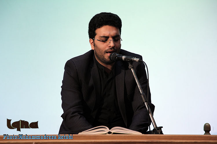 تقدیر از 70 برگزیده همدانی در اختتامیه چهل و یکمین دوره مسابقات قرآن کریم+تصاویر تقدیر از 70 برگزیده همدانی در اختتامیه چهل و یکمین دوره مسابقات قرآن کریم+تصاویر