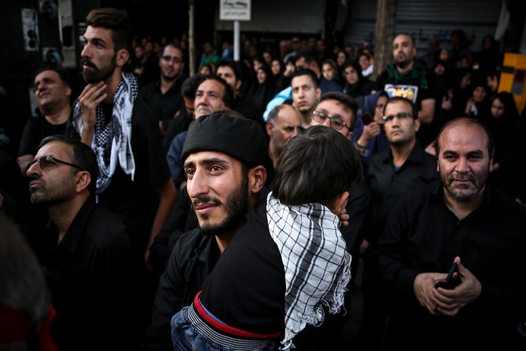 اجتماع بزرگ عاشورائیان در کرج / فریاد یا حسین طنینانداز شد اجتماع بزرگ عاشورائیان در کرج / فریاد یا حسین طنینانداز شد