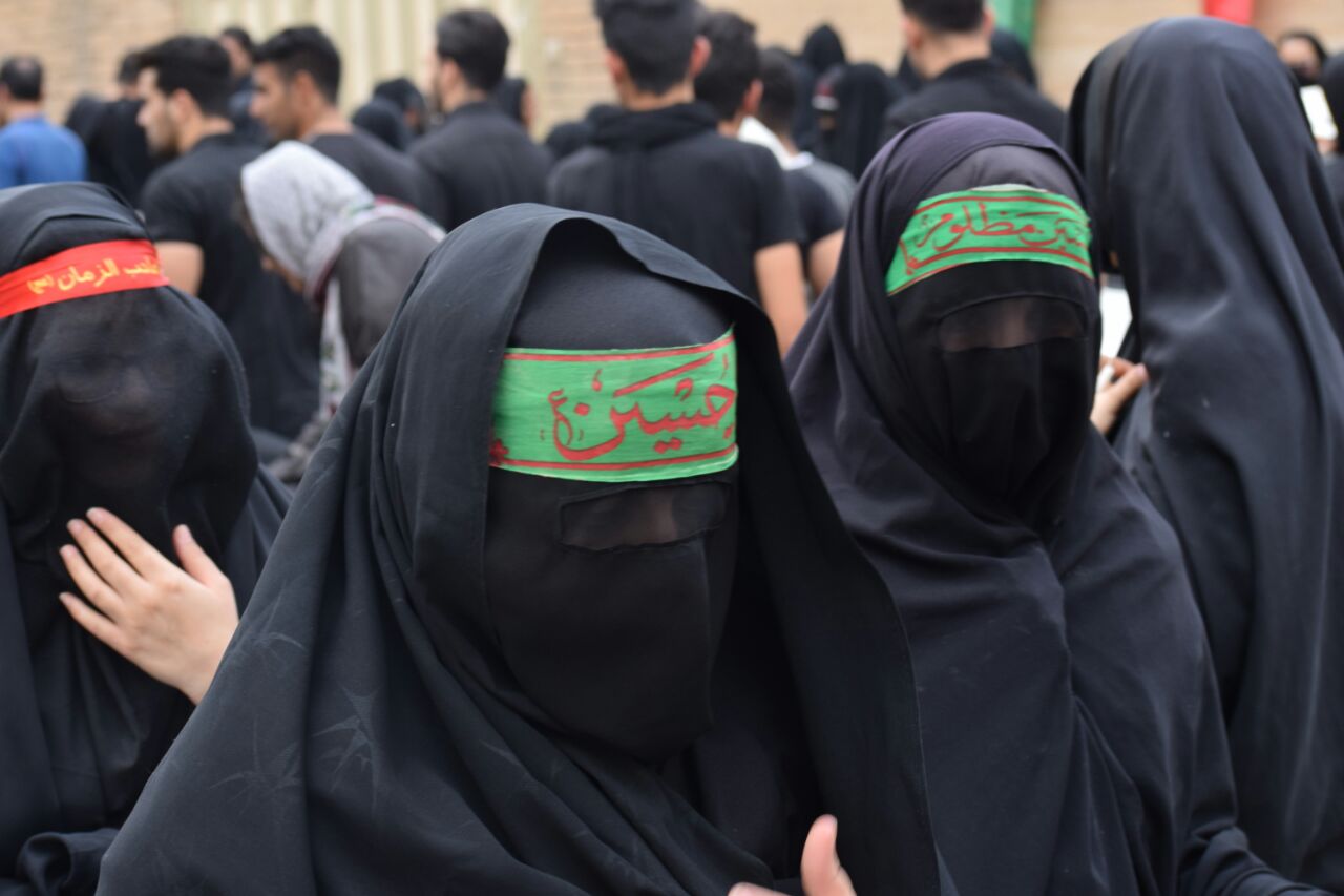 گزارش تصویری آیین عزاداری بانوان خرمآبادی گزارش تصویری آیین عزاداری بانوان خرمآبادی