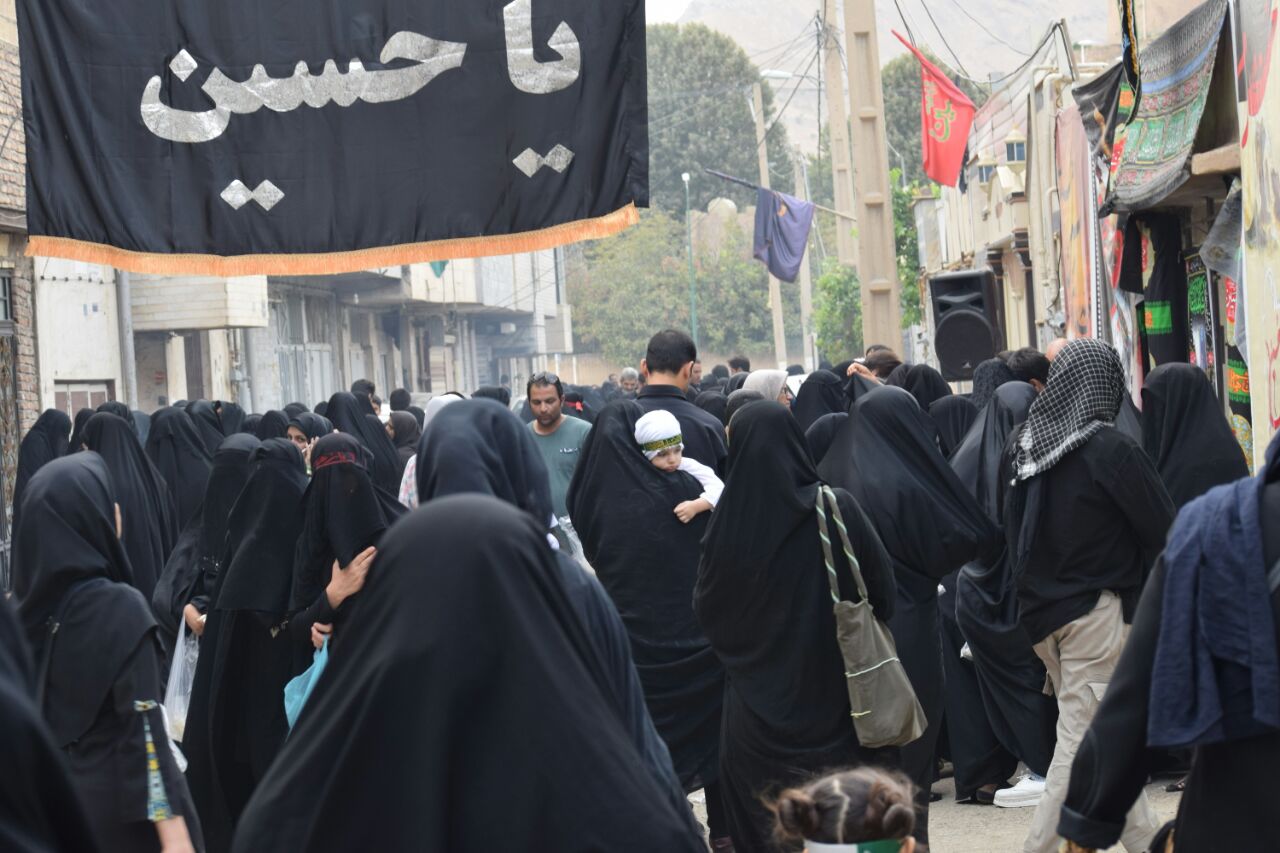 گزارش تصویری آیین عزاداری بانوان خرمآبادی گزارش تصویری آیین عزاداری بانوان خرمآبادی
