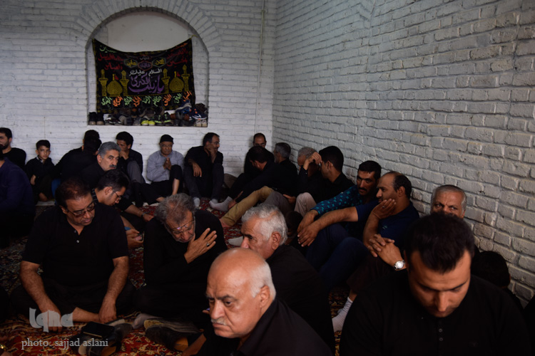آیین سنتی مذهبی توزیع غذای نذری در روستای باغملک آیین سنتی مذهبی توزیع غذای نذری در روستای باغملک