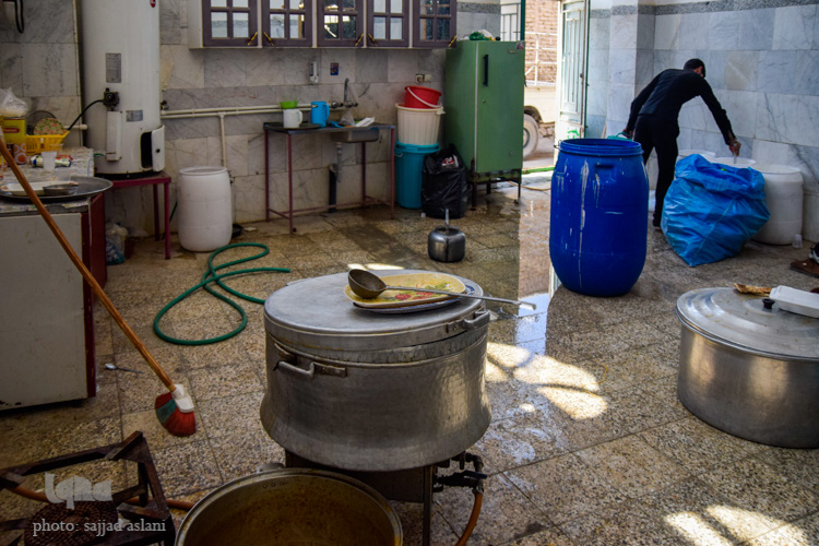 طبخ نذری 300 ساله در روستای باغملک طبخ نذری 300 ساله در روستای باغملک