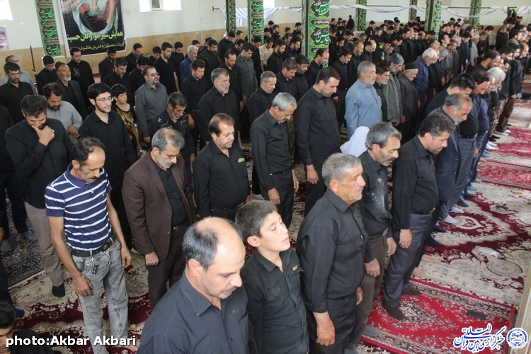 گزارش تصویری/نماز ظهر عاشورا در وردنجان