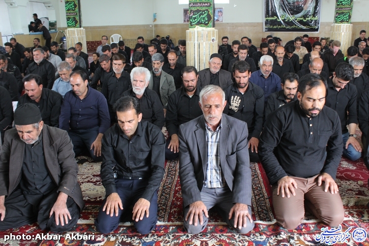 گزارش تصویری/نماز ظهر عاشورا در وردنجان