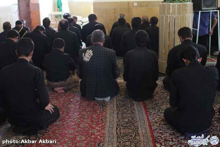 گزارش تصویری/نماز ظهر عاشورا در وردنجان