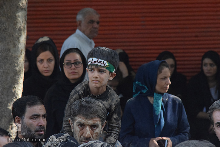 گزارش تصویری عزاداری عاشورا در لرستان گزارش تصویری عزاداری عاشورا در لرستان