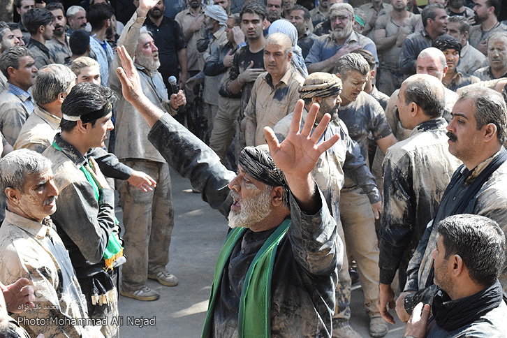 گزارش تصویری عزاداری عاشورا در لرستان گزارش تصویری عزاداری عاشورا در لرستان