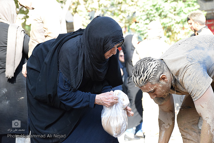 گزارش ایکنا از آیین چند هزار ساله &laquo;گِل مالی&raquo; + عکس