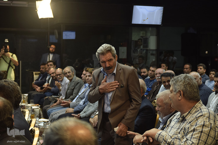 رونمایی از تندیس جهان پهلوان تحتی