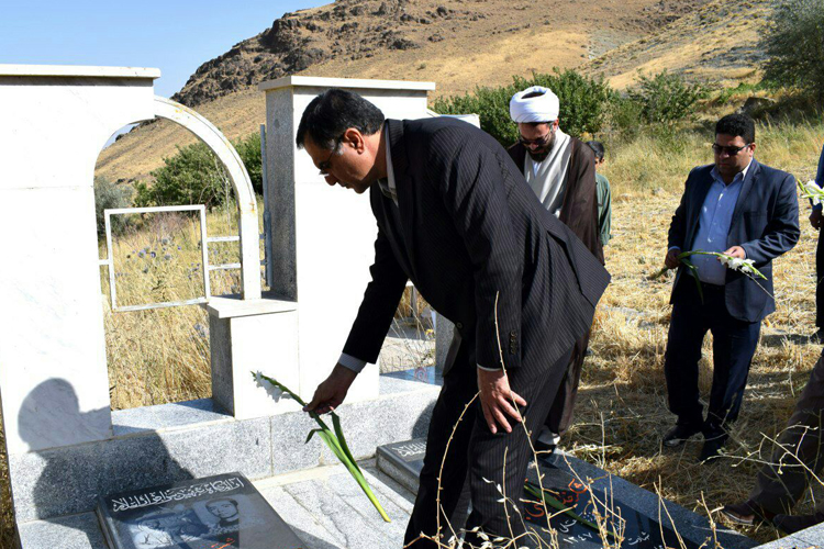 ساماندهی و بهسازی 15 مزار شهید در روستاهای دورافتاده دورود