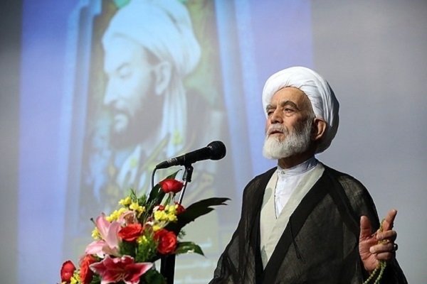 آیت الله غیاث الدین طه محمدی فلسفه گردشگری عبرت گرفتن از خوبیها و بدیهای تمدن های گذشته است