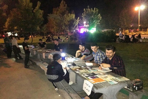 برگزاری کمپین «خوانده ام، بخوان» در نقده برگزاری کمپین «خوانده ام، بخوان» در نقده