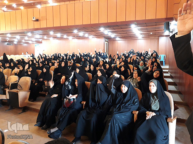 گزارش تصویری جشنواره «نشان محبت» در لرستان گزارش تصویری جشنواره «نشان محبت» در لرستان