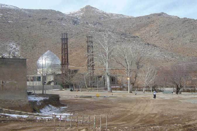 آغاز محوطهسازی امامزاده شاخص شمال فارس همزمان با دهه ولایت آغاز محوطهسازی امامزاده شاخص شمال فارس همزمان با دهه ولایت