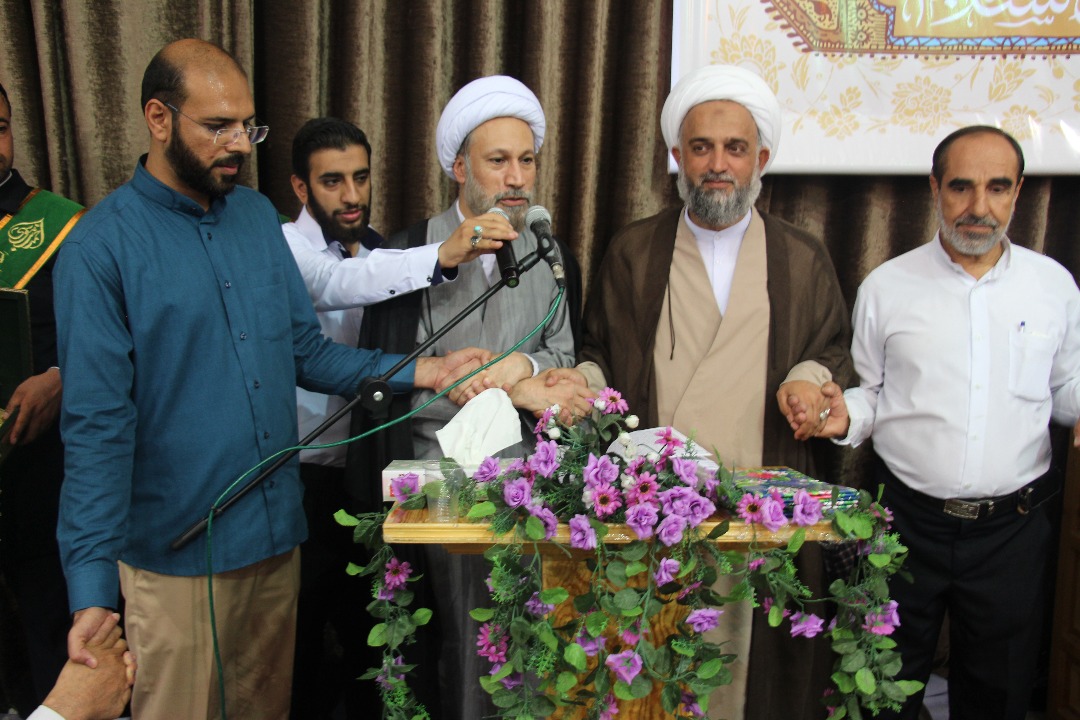 برپایی مراسم عمامهگذاری و عقد اخوت میان طلاب در جهرم برپایی مراسم عمامهگذاری و عقد اخوت میان طلاب در جهرم