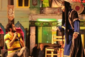 اجرای نمایش «من کجا باران کجا» در پیاده‌راه فرهنگی رشت