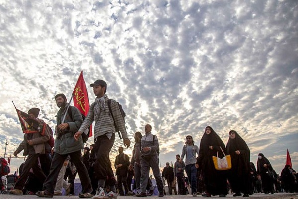 همدانی&zwnj;ها در منزل خود از زائران اربعین پذیرایی می&zwnj;کنند