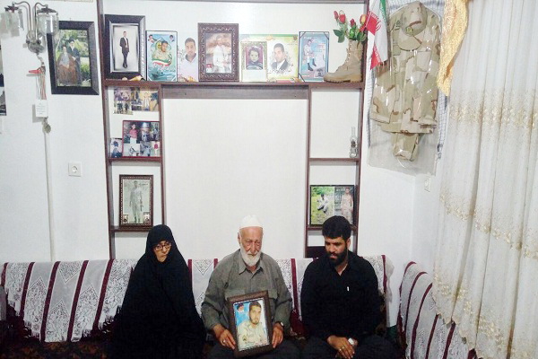 پدر شهید حاجی&zwnj;زاده: می&zwnj;خواهم با رهبرم دیدار کنم
