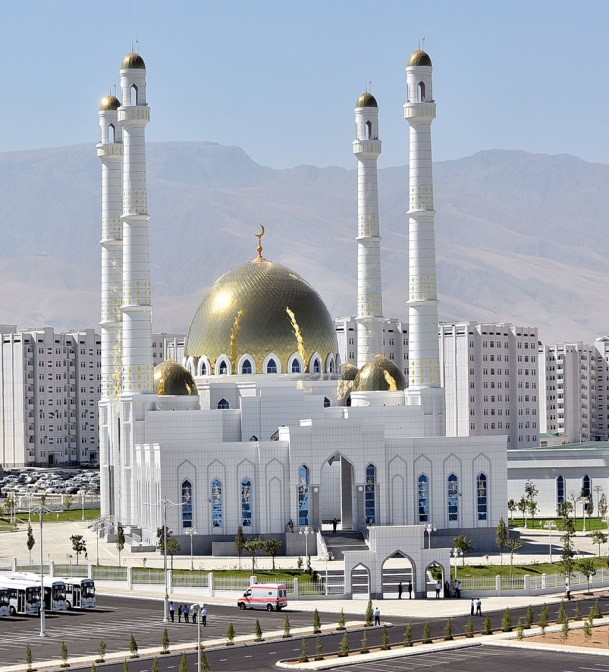 قرآن رئیس‌جمهور؛ زینت‌بخش مسجد تازه‌ تأسیس ترکمنستان