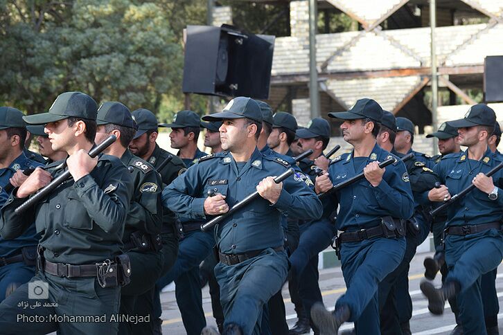 گزارش تصویری صبحگاه مشترک نیروهای مسلح لرستان گزارش تصویری صبحگاه مشترک نیروهای مسلح لرستان