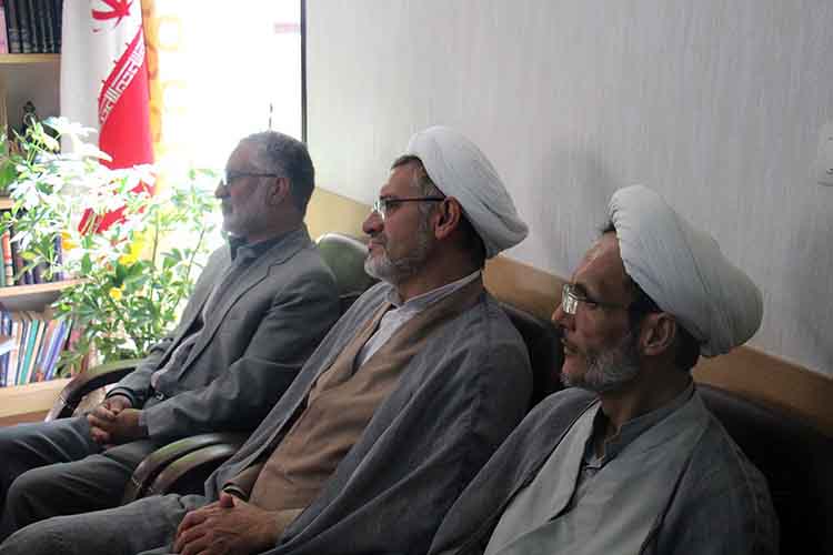 عضویت نماینده ولی فقیه و امام جمعه یزد در کانون های مساجد یزد عضویت نماینده ولی فقیه و امام جمعه یزد در کانون های مساجد یزد