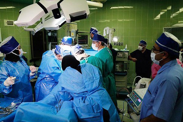 پیوند موفقیت&zwnj;آمیز دست یک مرد جوان در یزد