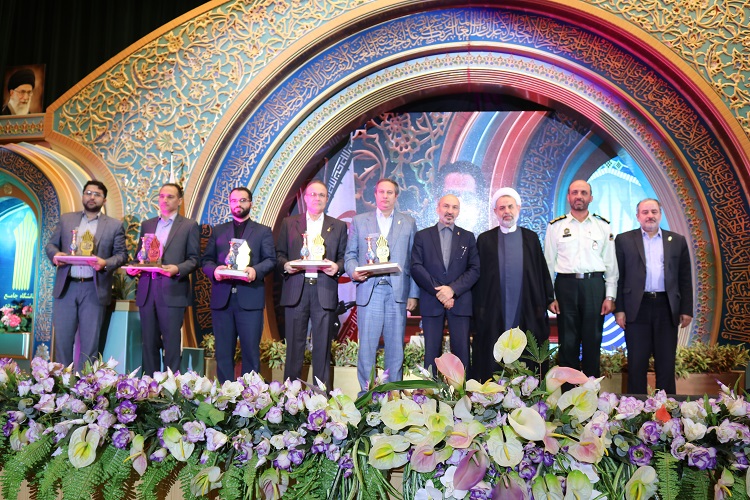 اختتامیه جشنواره قرآن و عترت دانشگاه جامع علمی - کاربردی اختتامیه جشنواره قرآن و عترت دانشگاه جامع علمی - کاربردی