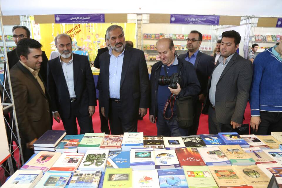 دایر شدن غرفه انتشارات جهاددانشگاهی کردستان در هشتمین نمایشگاه بین&zwnj;المللی کتاب