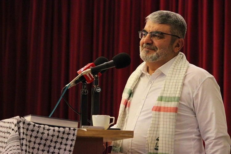 دانشگاهیان با تربیت عالمان مجاهد به وظیفه خود عمل کنند