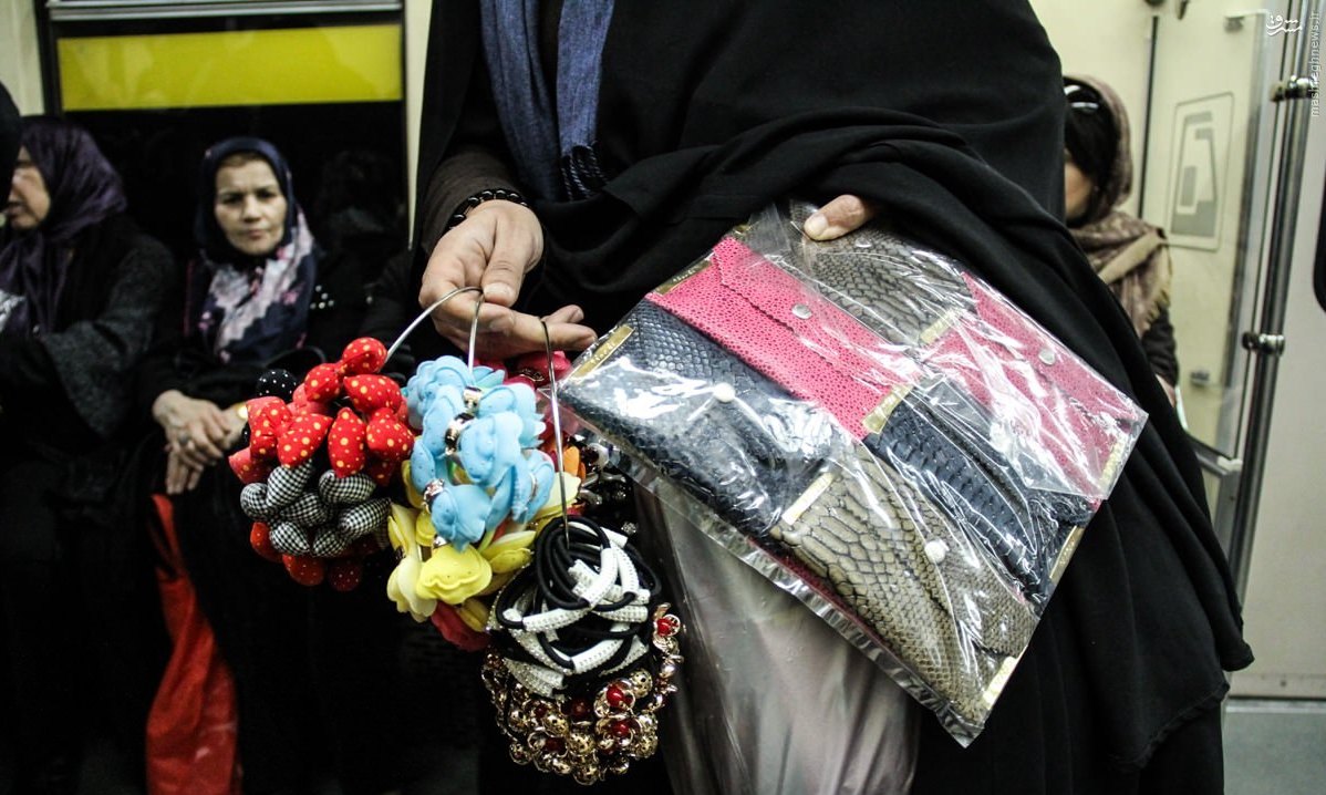بانوان دستفروش چشم انتظار ساماندهی در قالب تعاونی