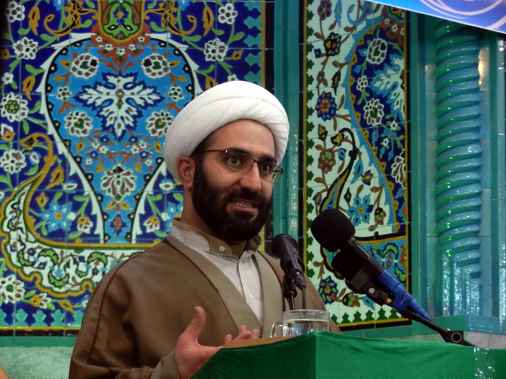 همایش بزرگ «عاشورا محور مذاهب اسلامی» در قروه برگزار شد همایش بزرگ «عاشورا محور مذاهب اسلامی» در قروه برگزار شد
