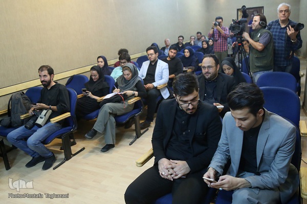 در حال ادیت////رسالت موسسه هنرهای تصویری سوره، حمایت از فیلم‌های دینی و دفاع مقدسی است / فیلم‌های پرفروش را برای بقای خود خریداری می‌کنیم