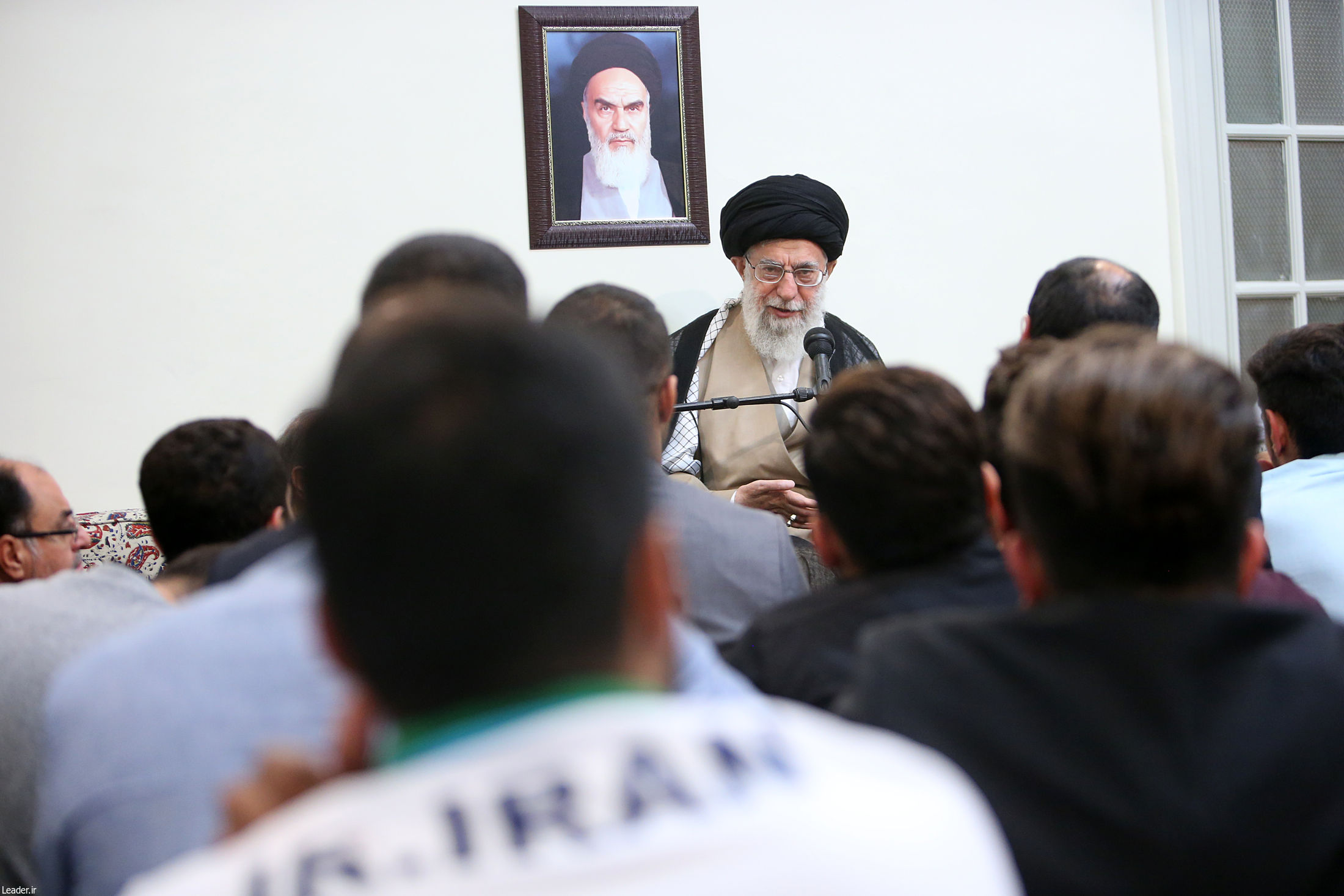گوشمالی سختی به عوامل بزدل حادثه اهواز می‌دهیم/ تجلیل از شجاعت جوانان در میدان‌های علمی، دفاعی و ورزشی