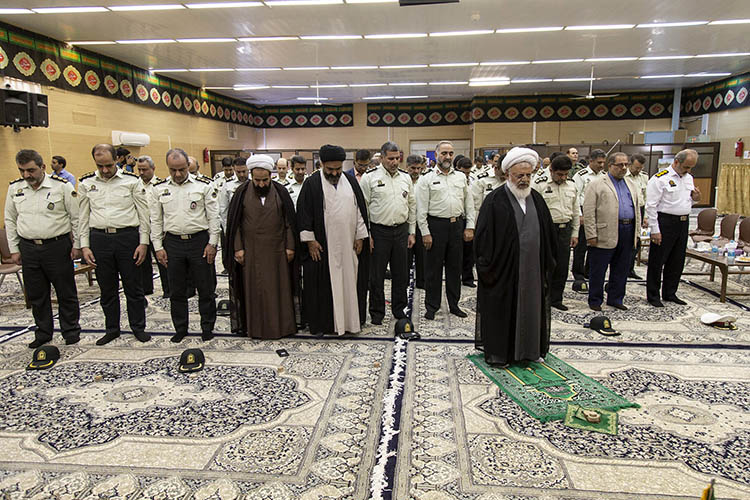 دیدار کارکنان فرماندهی انتظامی استان یزد با آیت الله ناصری&zwnj;+تصاویر
