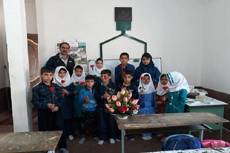 مسجد روستای گرماش میزبان فراگیری علم و دانش دانش&zwnj;آموزان شد