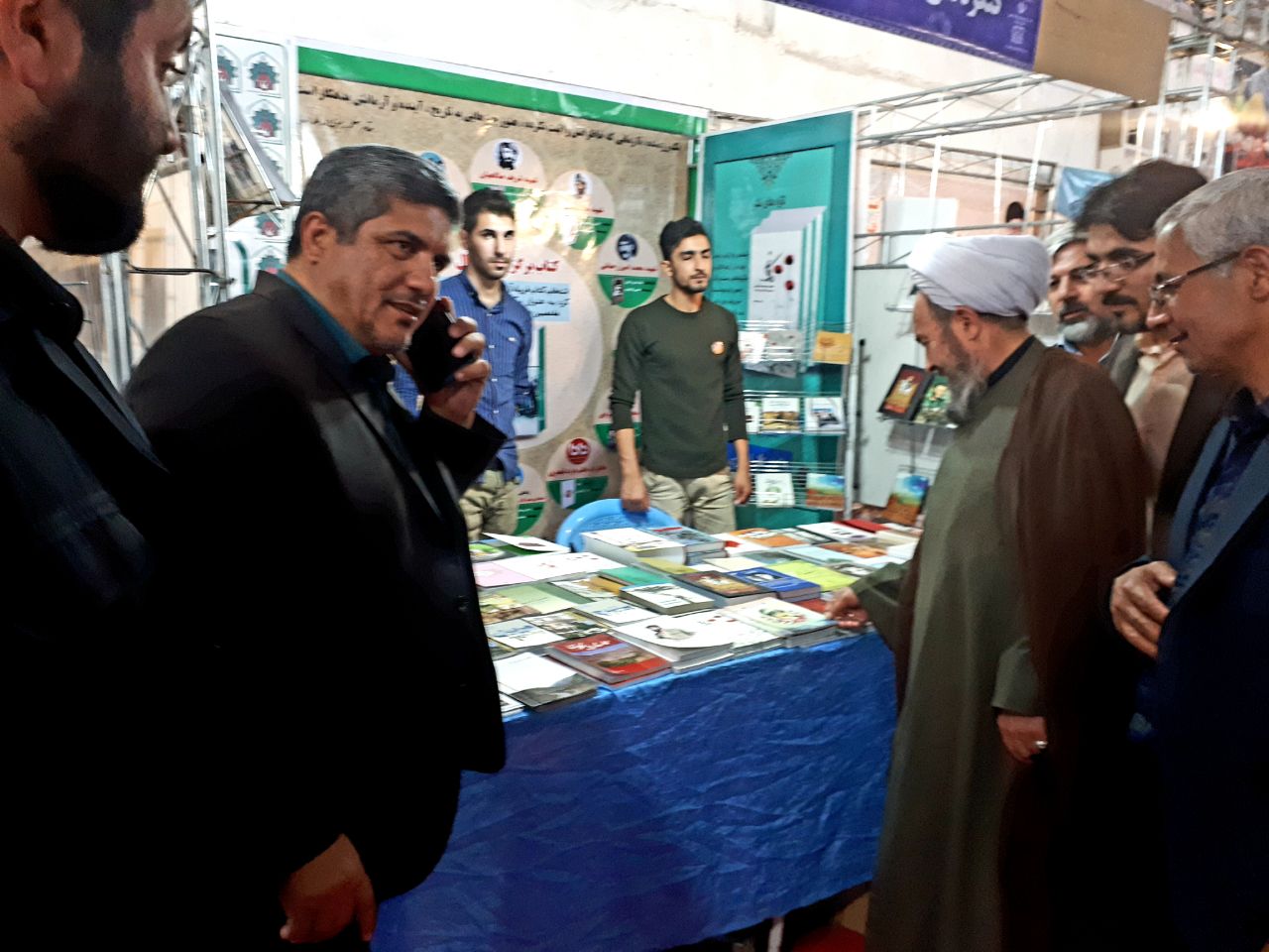 سرانه کتاب در کردستان روند روبه کاهشی دارد
