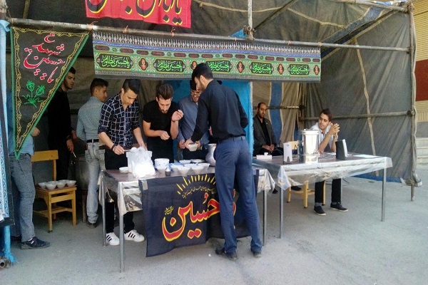 پخت روزانه 5 هزار قرص نان در موکب زیارت عاشورای همدان پخت روزانه 5 هزار قرص نان در موکب زیارت عاشورای همدان