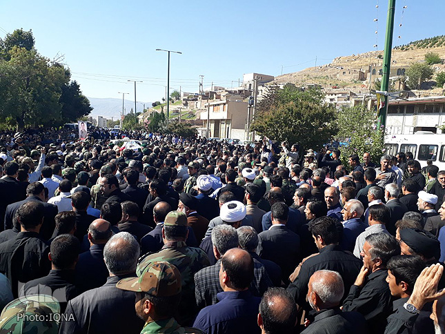 گزارش تصویری تشییع پیکر مطهر شهید لرستانی حادثه تروریستی اهواز