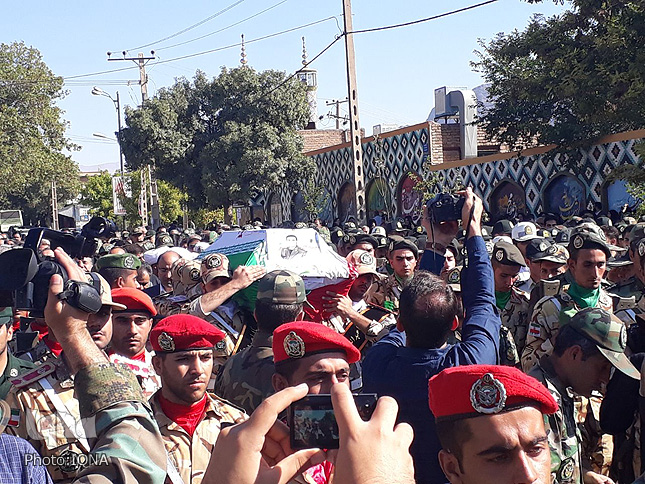 گزارش تصویری تشییع پیکر مطهر شهید لرستانی حادثه تروریستی اهواز