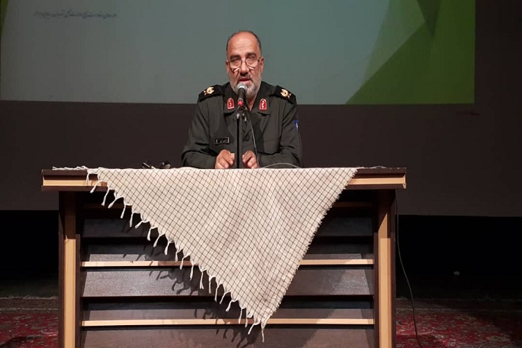 پیروی از منویات رهبری و جدی گرفتن اقتصاد مقاومتی؛ راه برون&zwnj;رفت از بحران&zwnj;ها