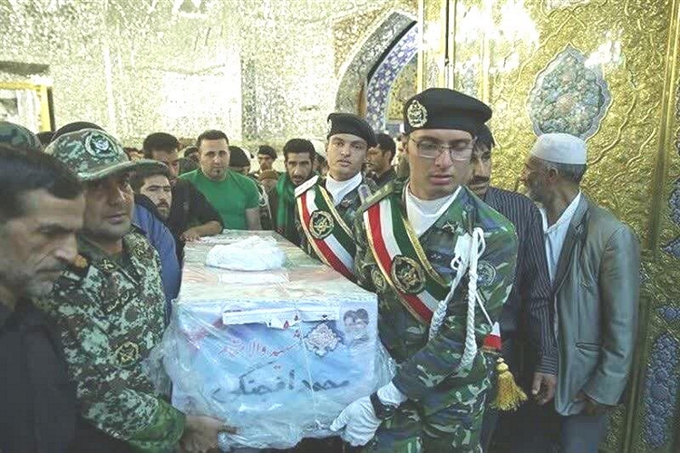 تروریست&zwnj;ها بدانند با کشتن فرزندم پرچم اسلام زمین نمی&zwnj;ماند؛ چهار فرزند دیگرم فدای اسلام
